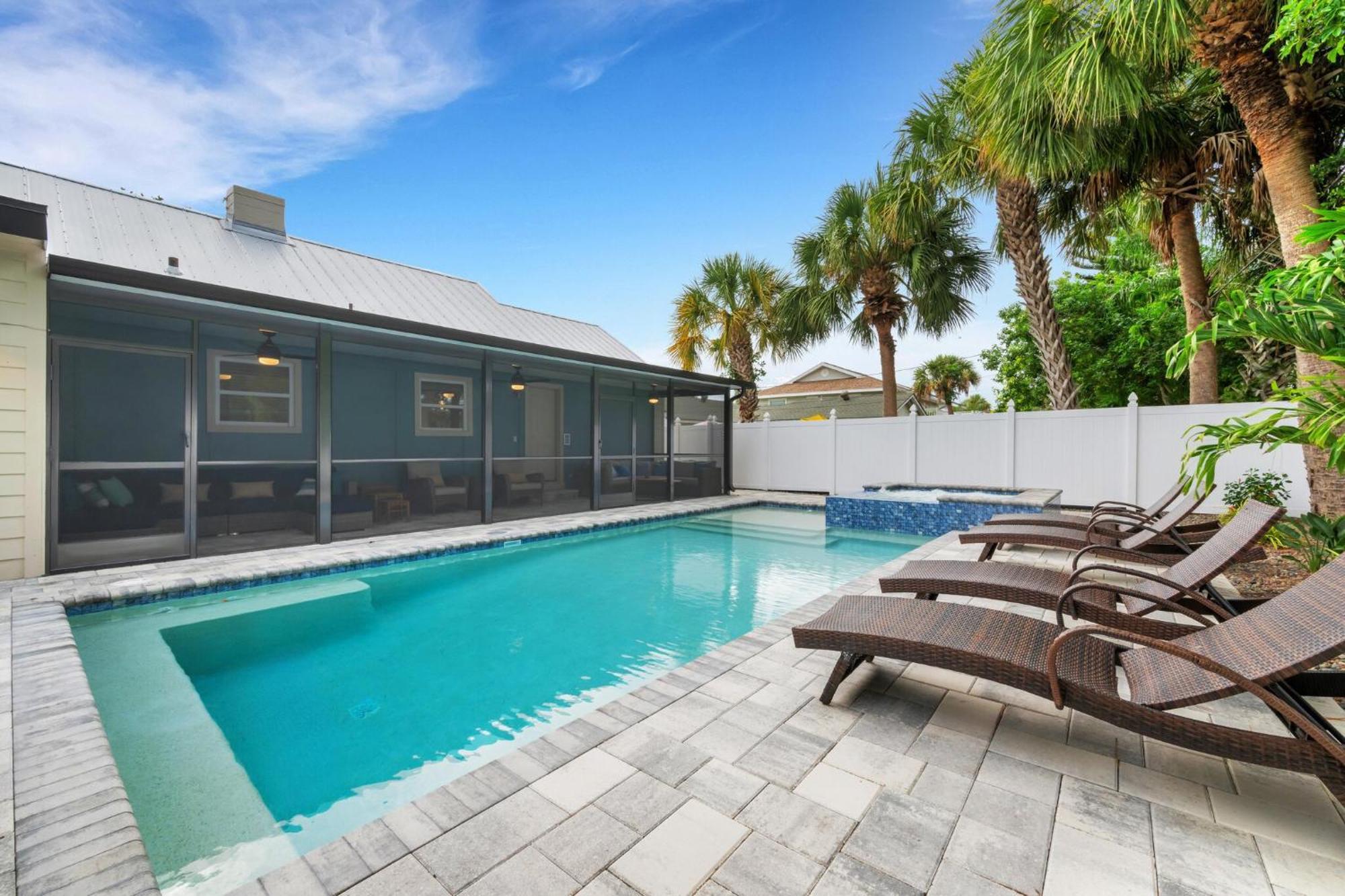 Poolside Oasis - Just Steps To The Sand! - Monthly Beach Rental Clearwater Beach Exterior foto